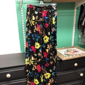 NWOT H&M flowered wide legged pants